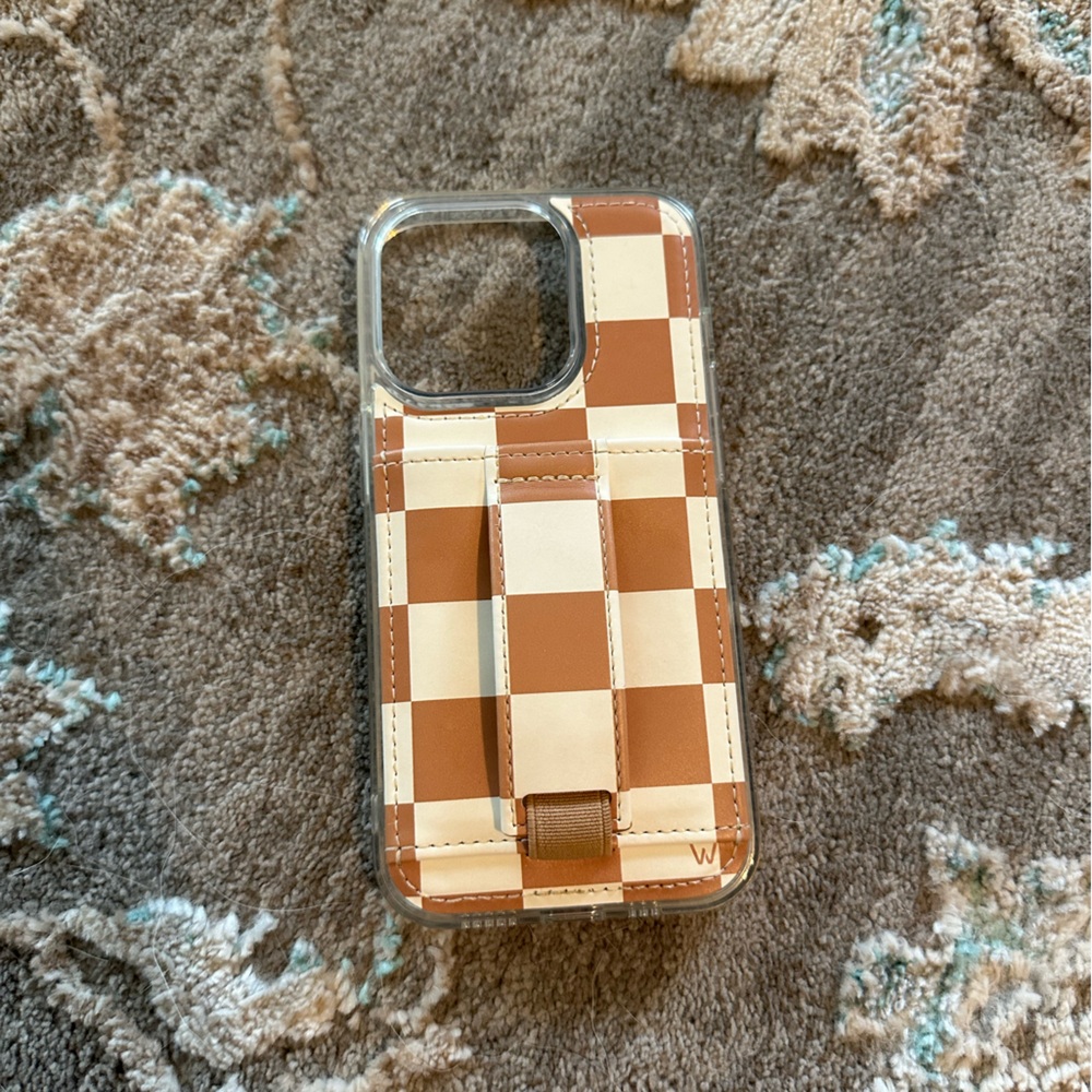 Walli iPhone 14 Pro Chestnut Check